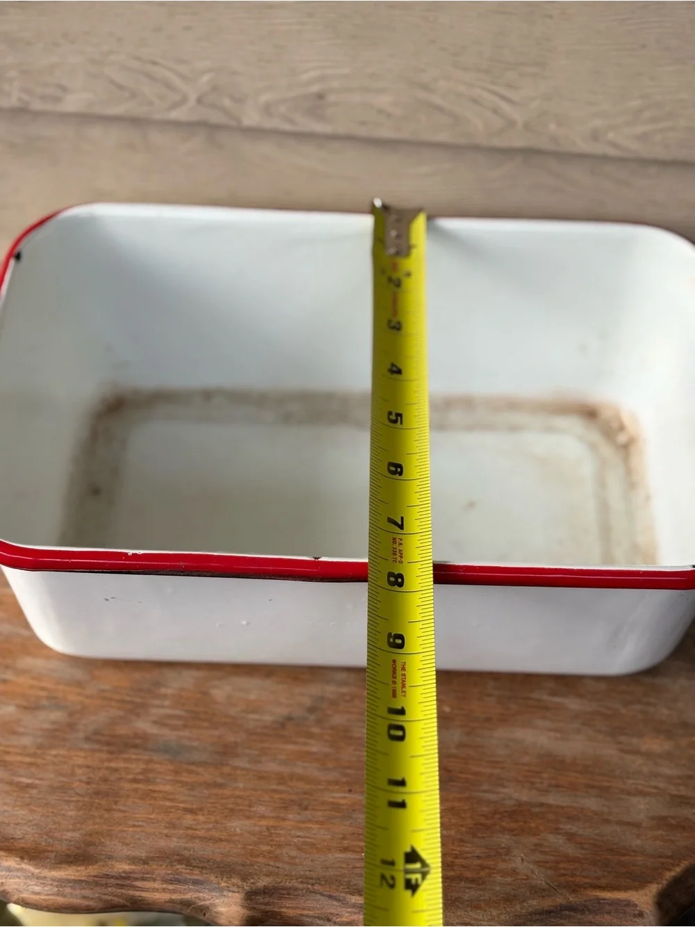 White and Red Enamel Baking Dish - Classic Home Kitchen Roaster